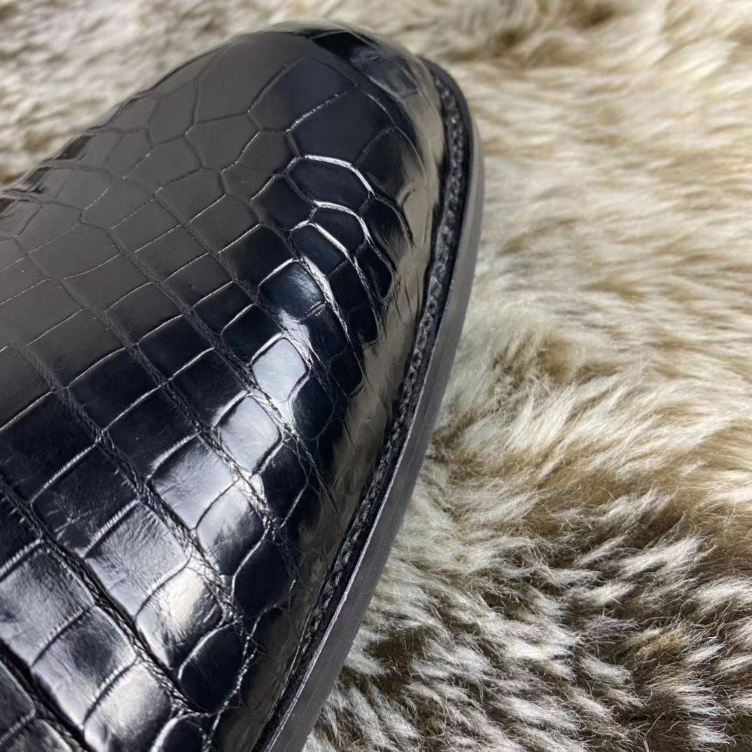 Handmade crocodile leather shoes by Rossie Viren with vintage two-tone design, classic lace-up style, and leather lining.