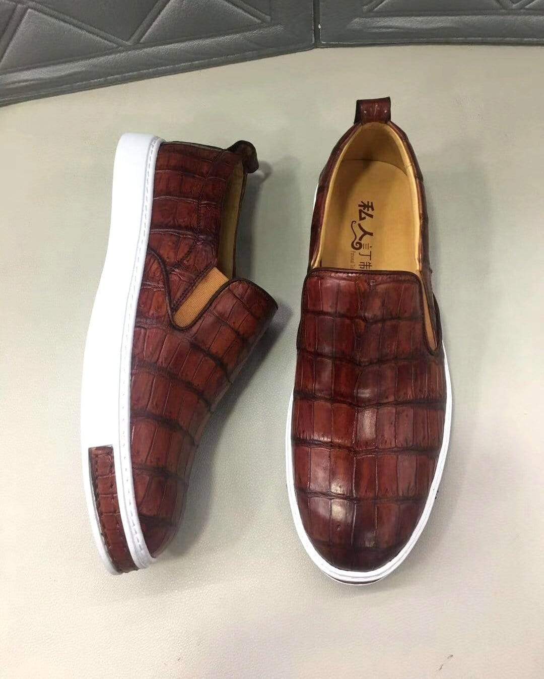 Mens brown crocodile leather driving shoes by Rossie Viren, slip-on flats designed for comfortable walking and stylish casual wear.