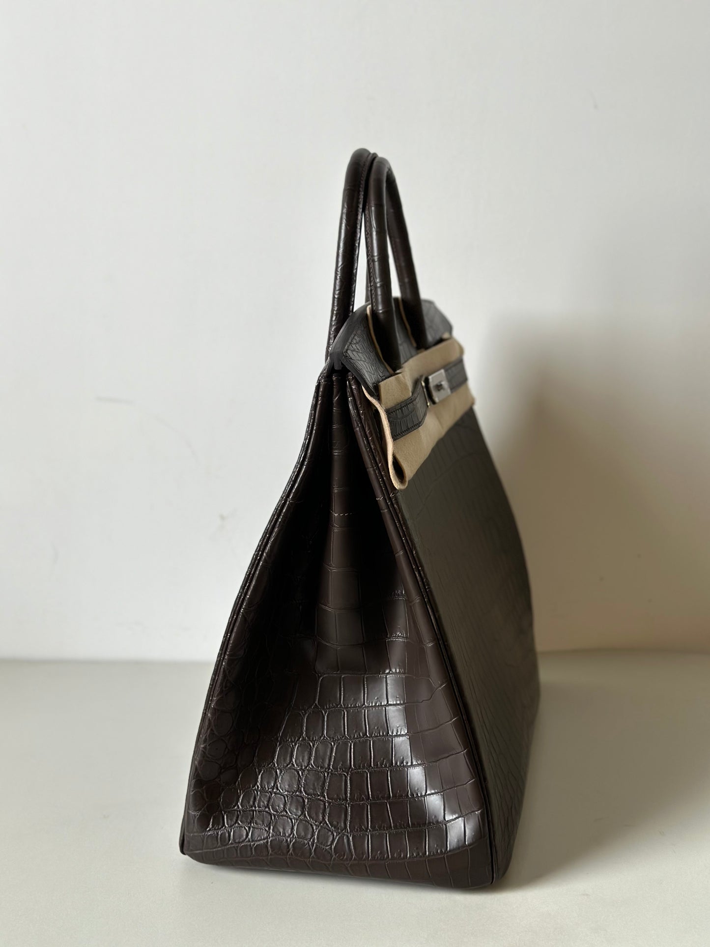 Rossie Viren genuine Nile crocodile leather top handle handbag, oversized 40cm brown office and business bag with padlock detail.