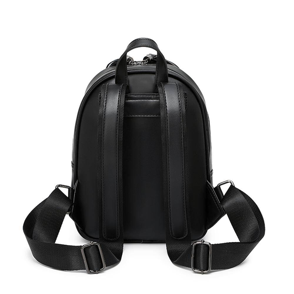 Rossie Viren 3D Skull Backpack with built-in speaker, featuring a compact design and detailed skull graphic for a stylish look.