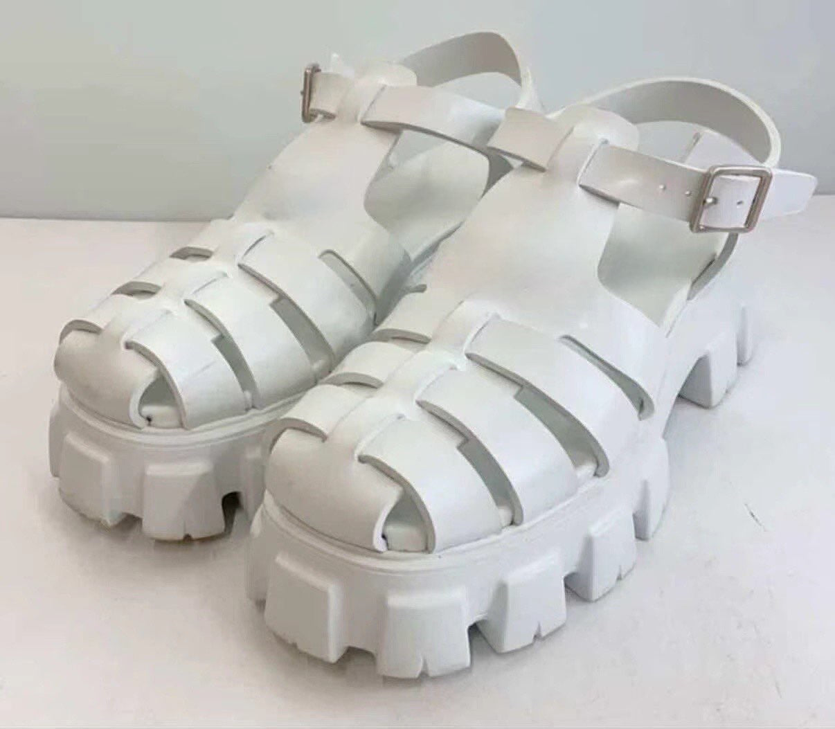Beige Rossie Viren crocodile leather sandals with genuine nubuck finish, stylish open-toe shoes for warm weather.