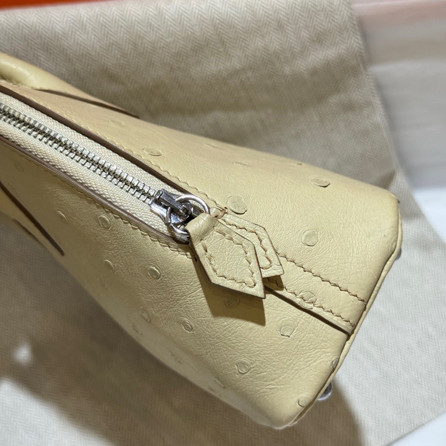 Womens Genuine Ostrich SKin Leather Shell Promennade Trapezoid Cross Body Bag  Mini