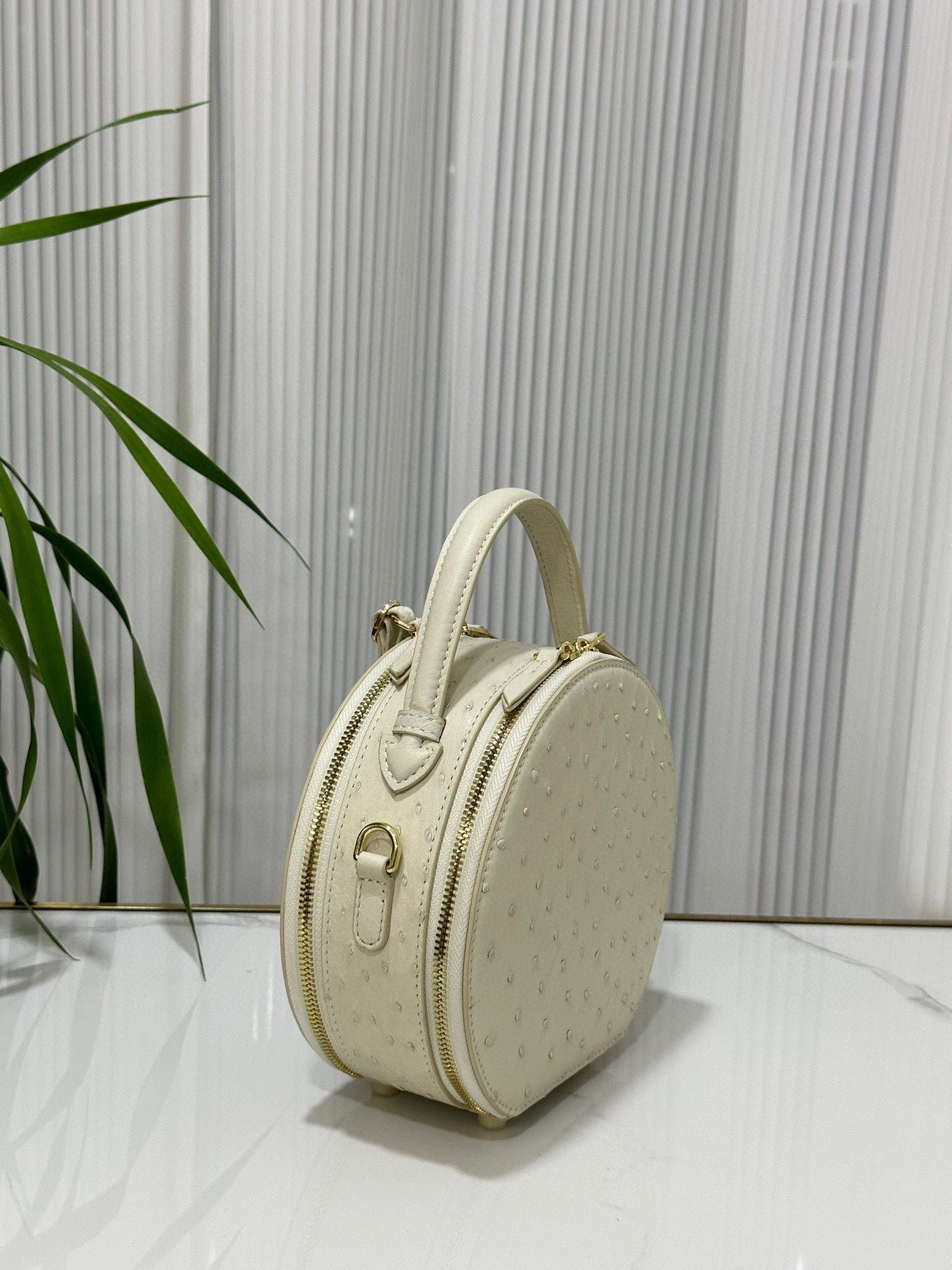 Womens Ostrich Skin Leather Apple Phone Handle Bag