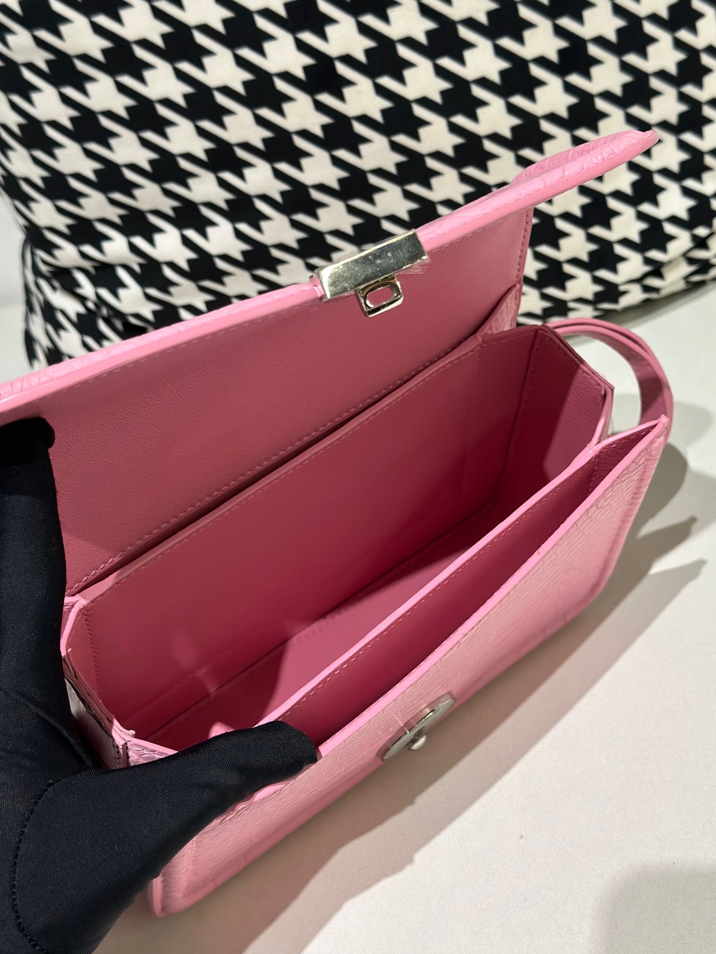 Crocodile Leather Shoulder Messenger Bag Pink WIth Silver Hardware