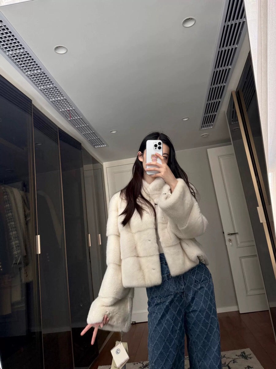 Women's Short Whole Mink Fur Coat,Imported Purple Label Velvet Mink, Horizontal Panel Short Mink Fur Jacket