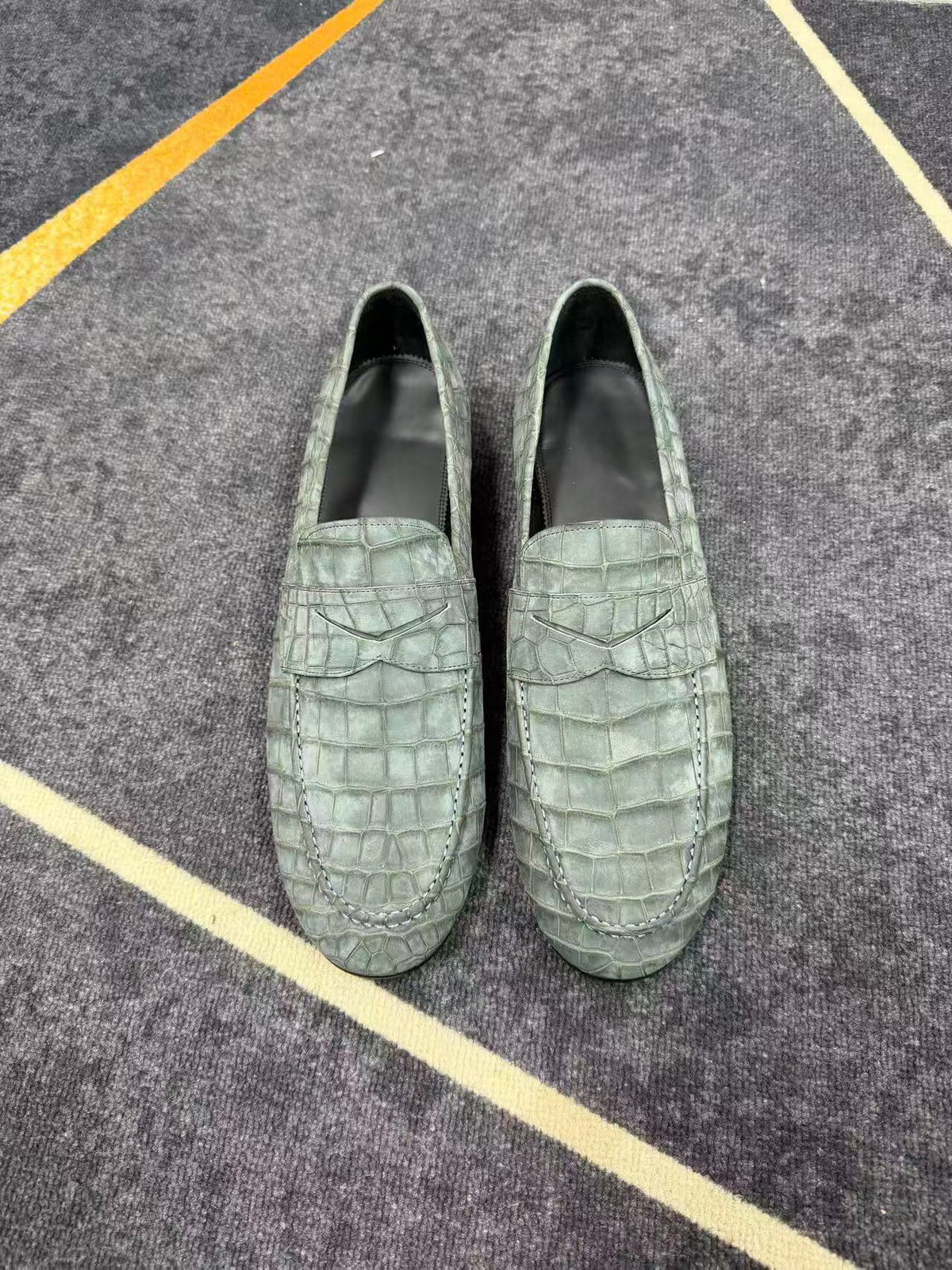 Crocodile Shoes, Men's Nubuck Crocodile Leather Business Slip-On Loafer Flat Shoes Green