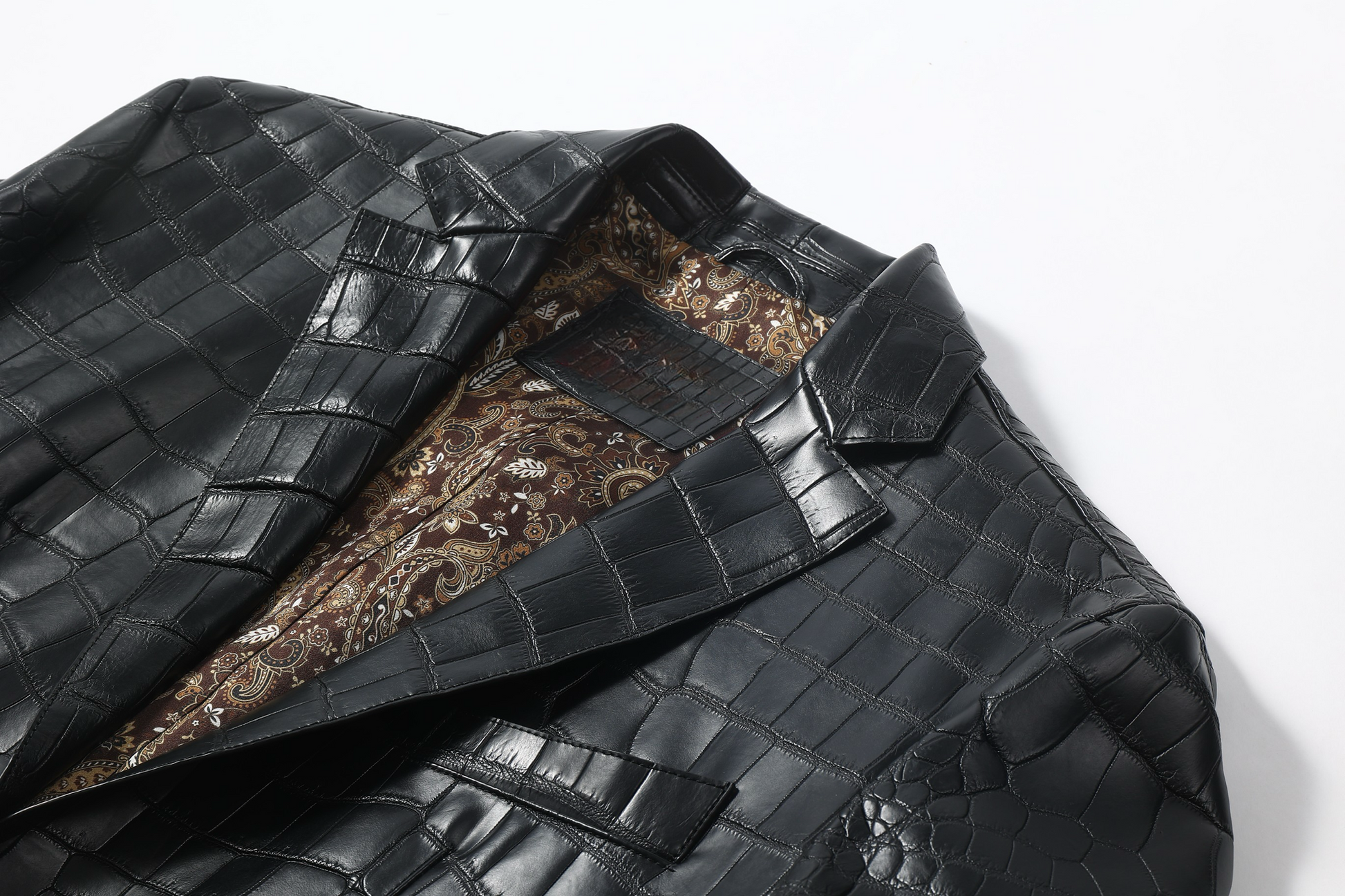 Men's crocodile leather blazer jacket by Rossie Viren, featuring a tailored fit and luxurious textured crocodile pattern.