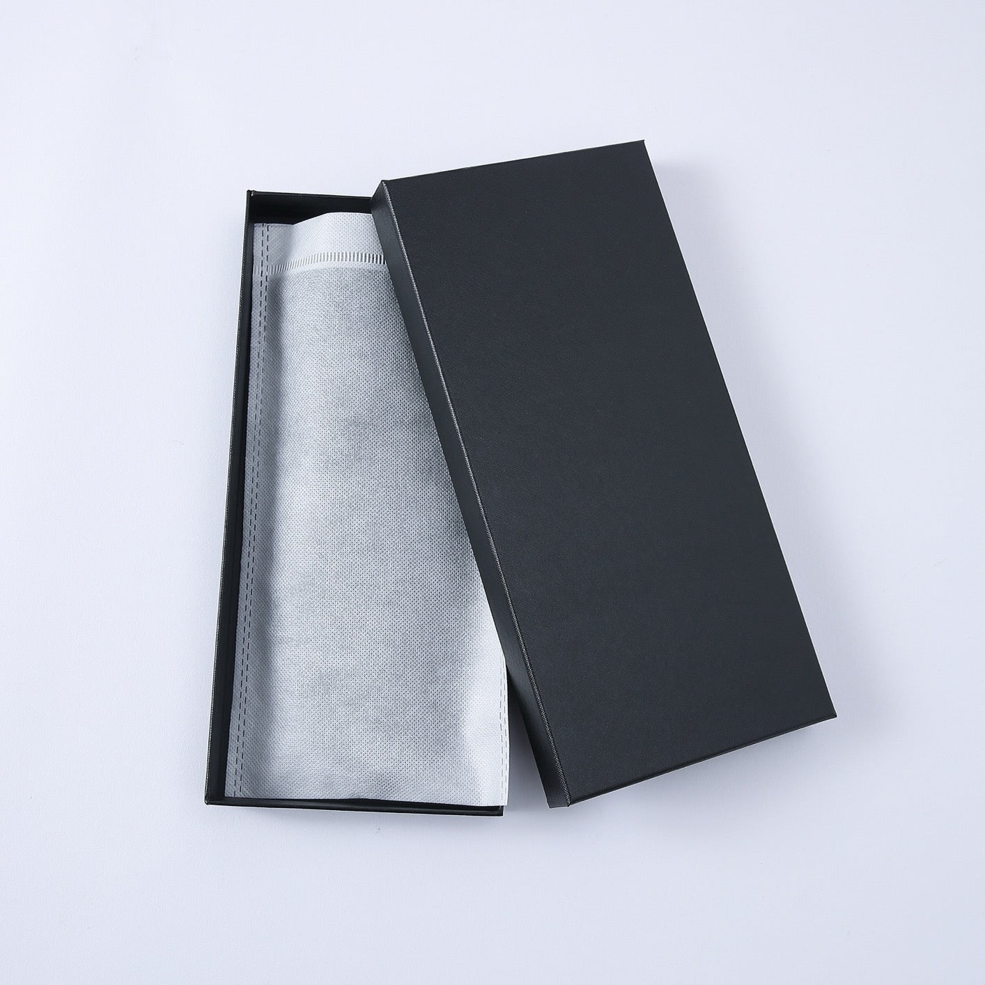 Women's soft goatskin leather fashion snap cuff gloves from Rossie Viren, showcasing sleek design and high-quality craftsmanship.