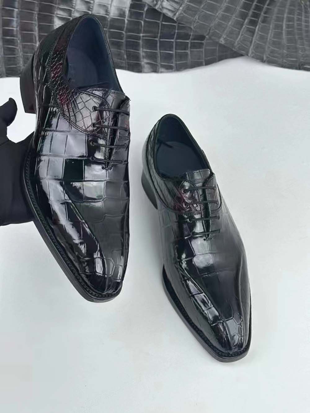 Rossie Viren men's crocodile leather dress shoes in vintage wine red with lace-up design, suitable for business or formal occasions.