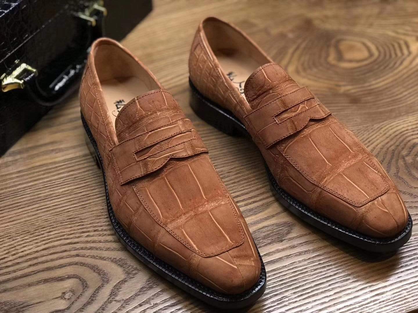 Rossie Viren beige crocodile leather slip-on loafers, classic driving shoes with sanded finish, elegant and stylish footwear.