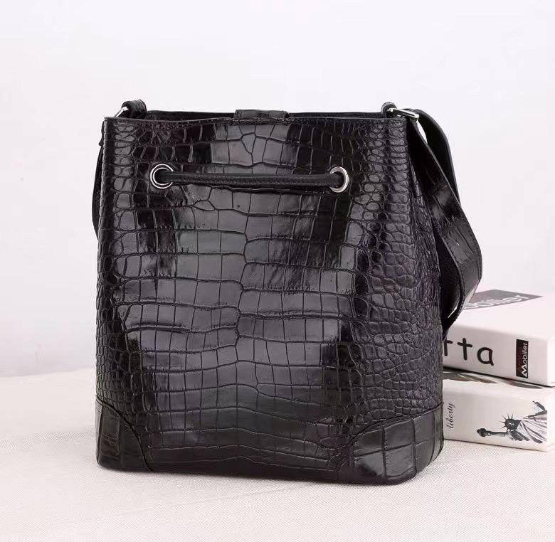 Rossie Viren unisex crocodile leather drawstring bucket shoulder purse with crossbody strap, large capacity handbag.