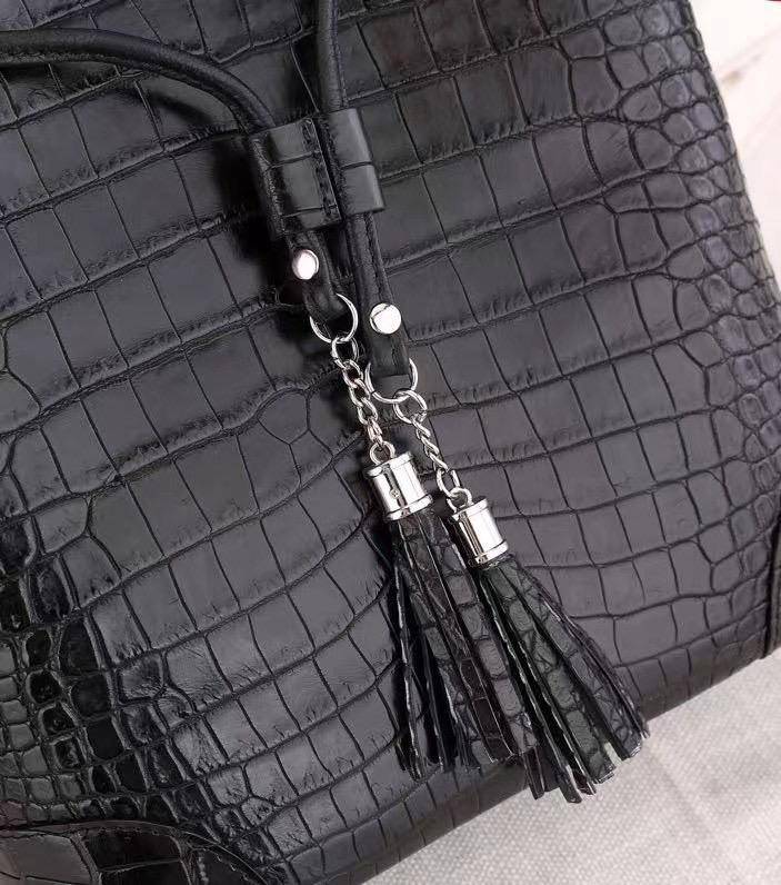 Unisex crocodile leather drawstring bucket shoulder purse by Rossie Viren, large capacity crossbody handbag with stylish design.