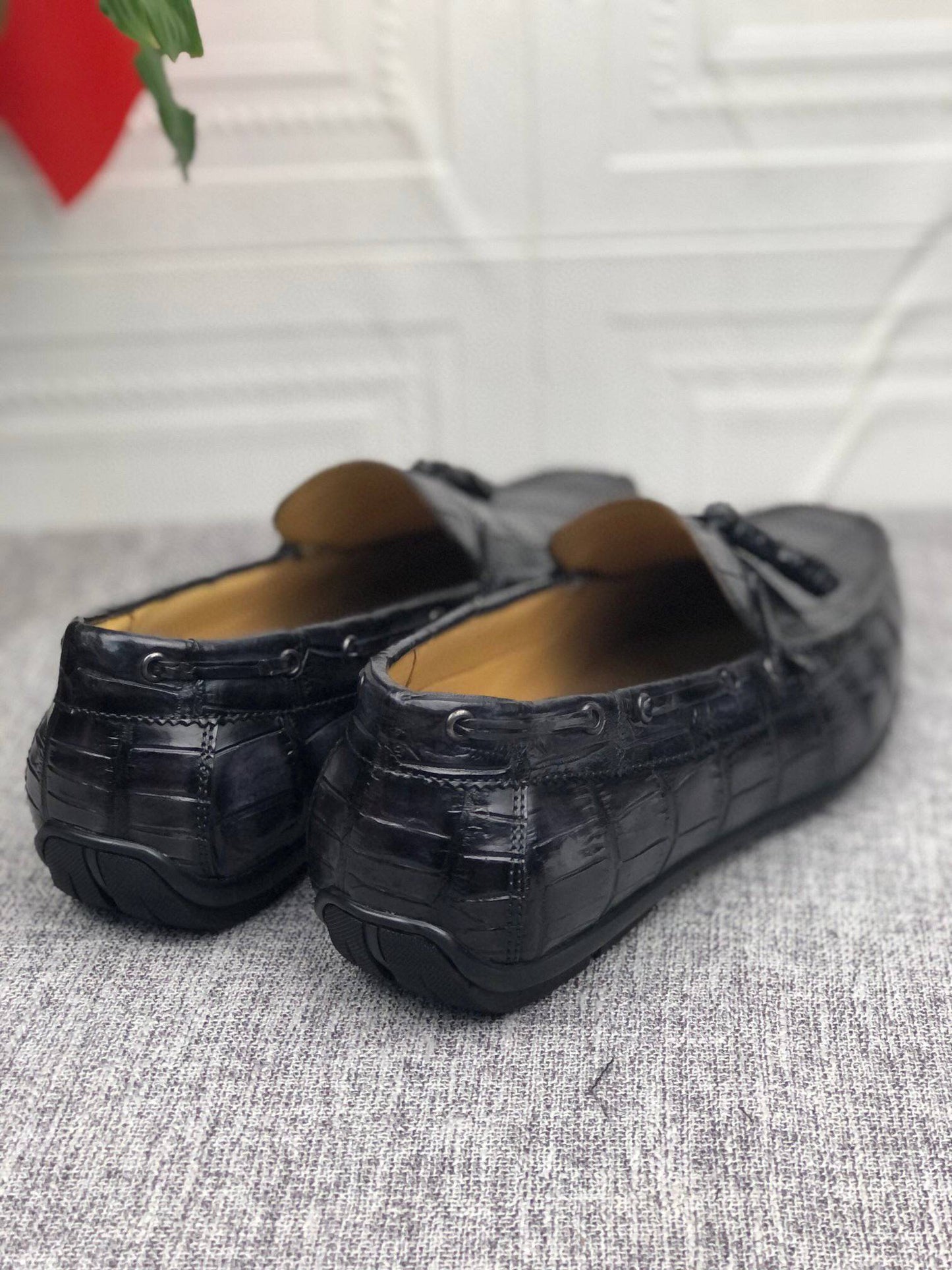 Rossie Viren men's crocodile leather slip-on driving loafers with tassels, vintage-style shoes showcasing detailed craftsmanship.