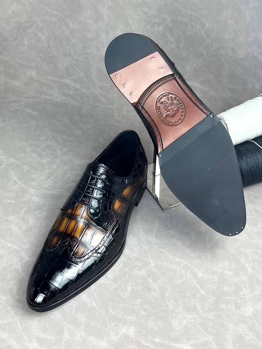 Rossie Viren crocodile leather two-tone brogue formal shoes with lace-up design and elegant dress shoe style.