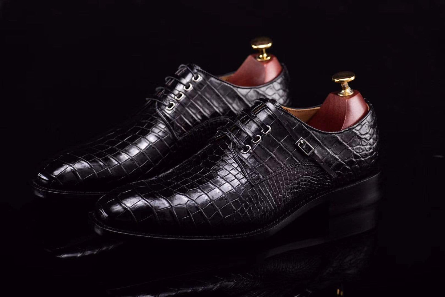 Preorder Lace-Up Shoes In Black Crocodile Skin Leather Black