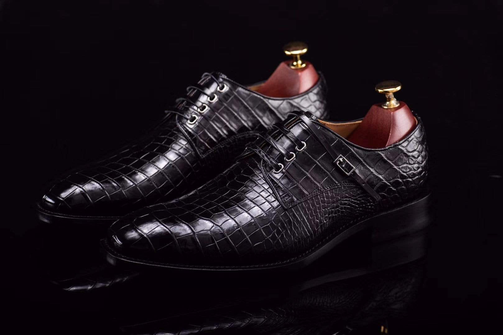 Preorder Lace-Up Shoes In Black Crocodile Skin Leather Black