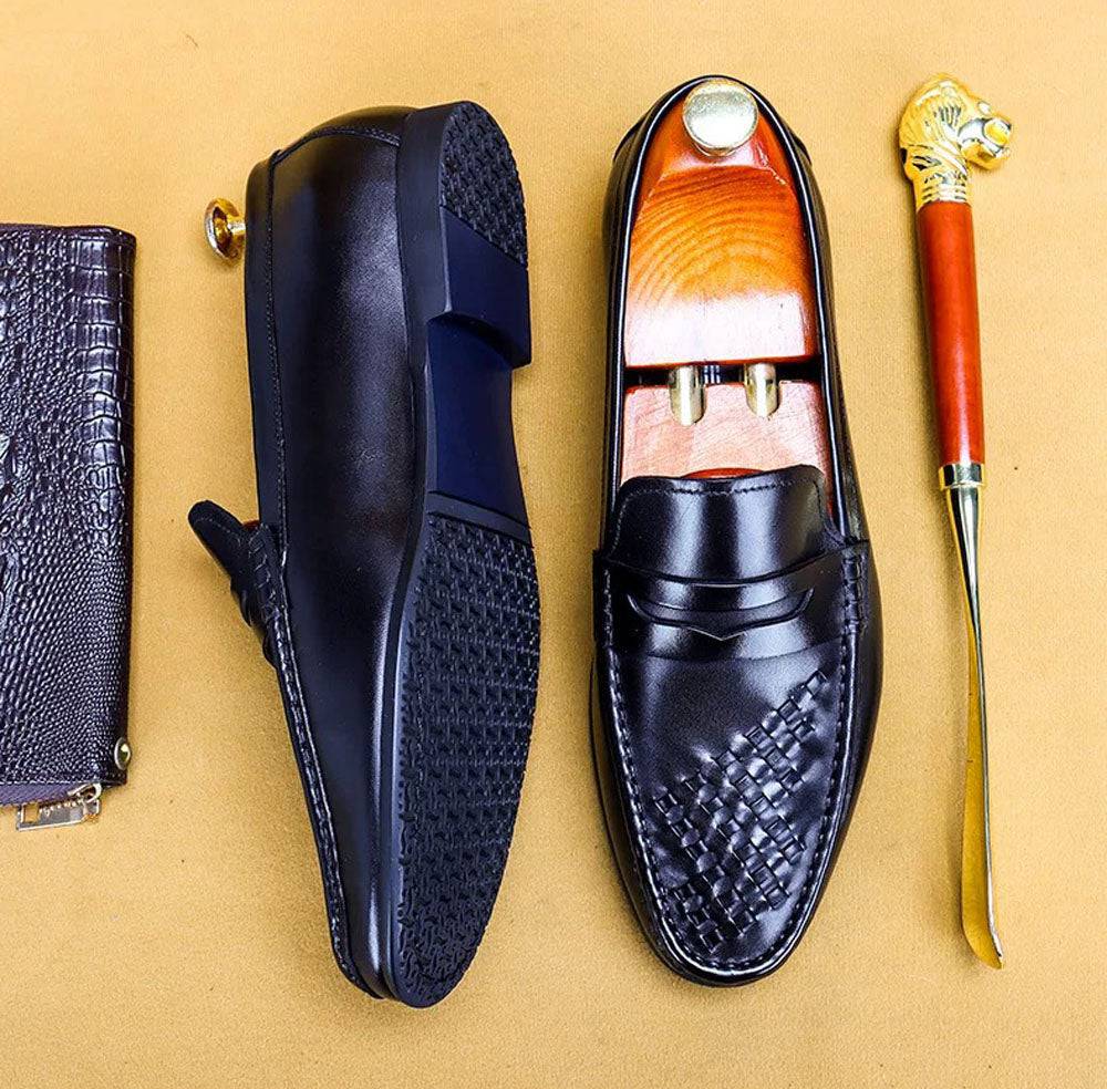 Men's Rossie Viren driving leather shoes, casual loafers with sleek design and comfortable fit, suitable for everyday wear.