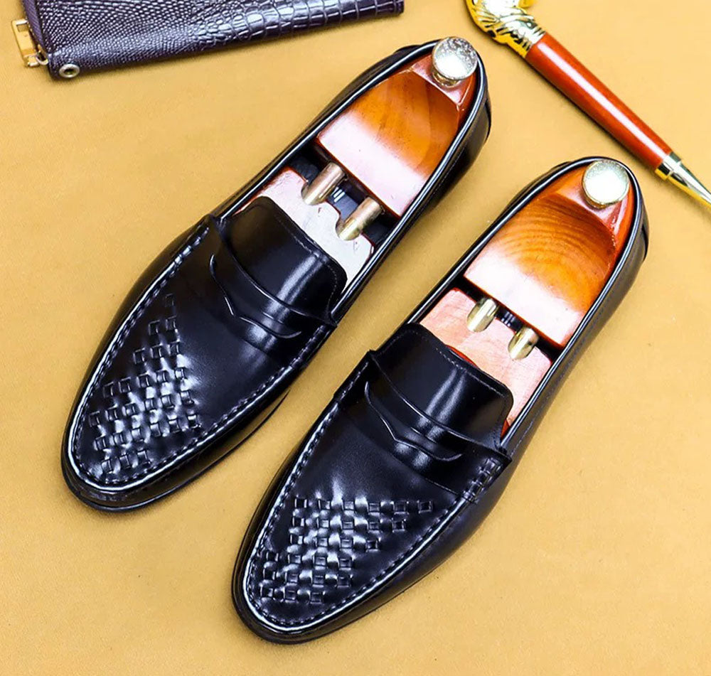 Men's Rossie Viren leather driving shoes with casual loafer style, featuring sleek design and comfortable slip-on fit.