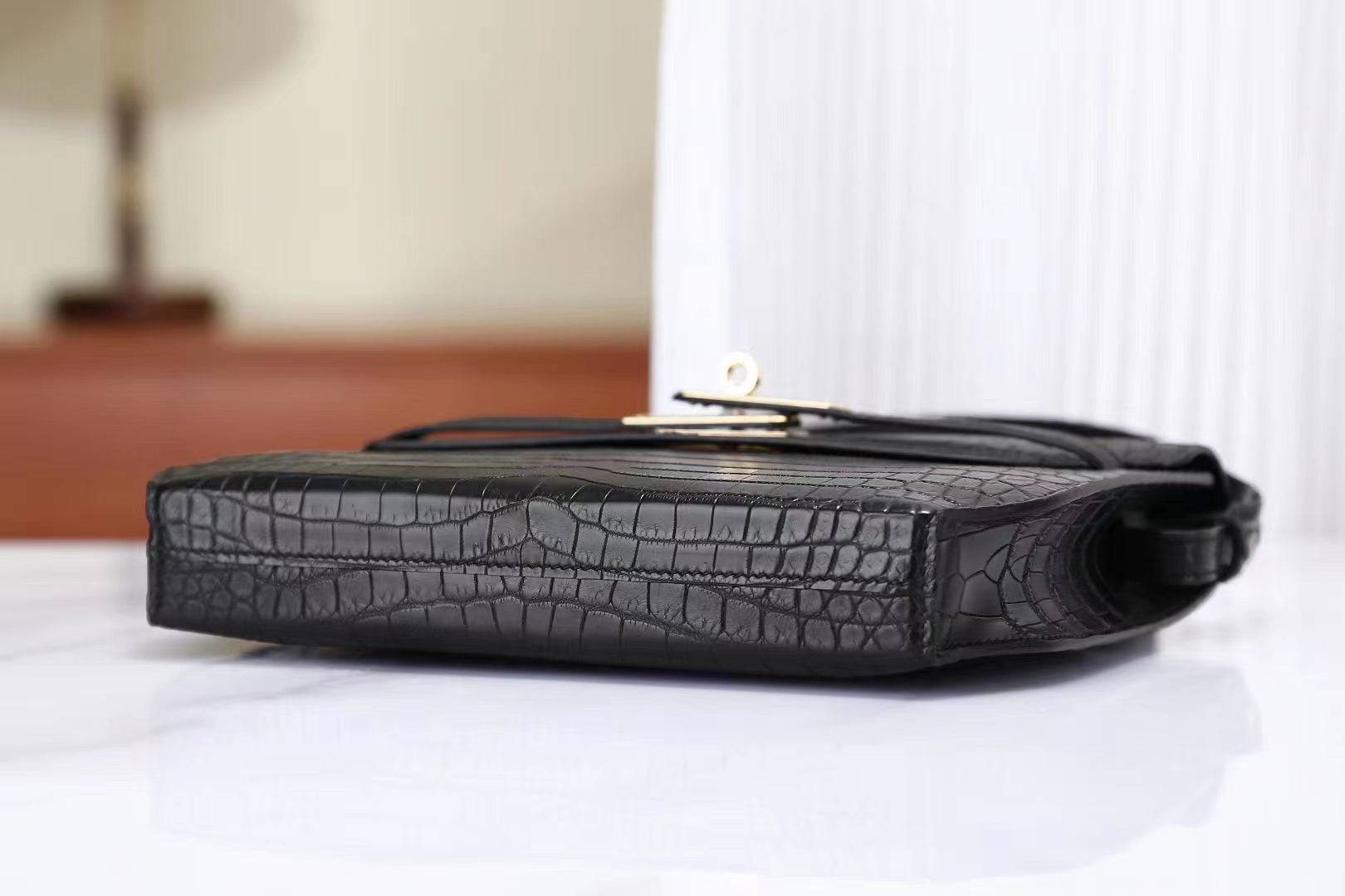Mens  Padlock Handle Wrist Cross Body Bag