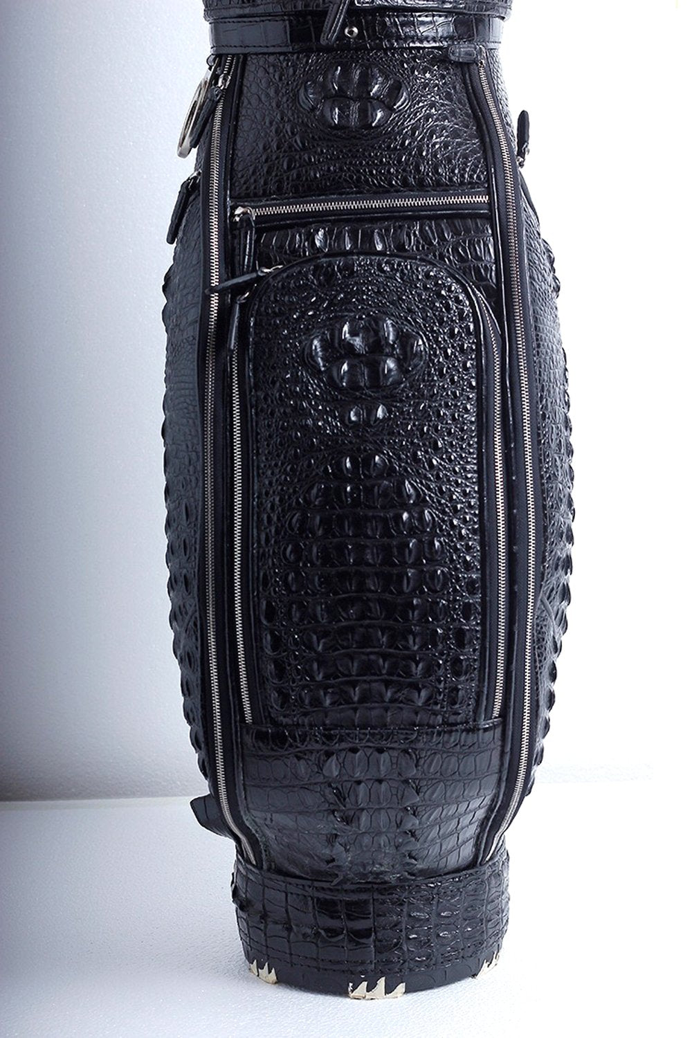 Pre-order Crocodile Leather Golf Sets by Rossie Viren, featuring golf cart bags and stand bags with luxurious crocodile pattern.