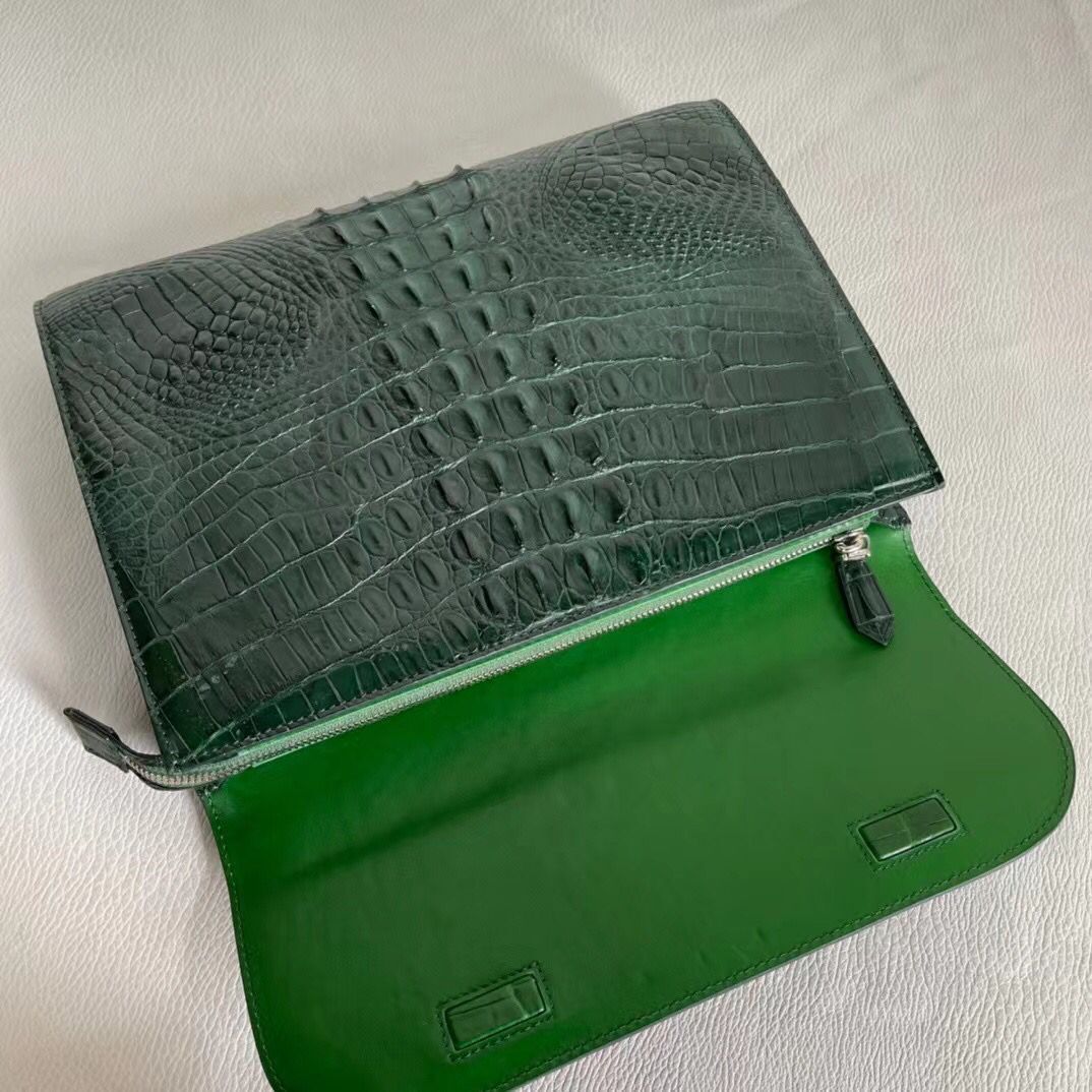 Rossie Viren women's genuine crocodile leather clutch card holder with sleek design and textured crocodile pattern.